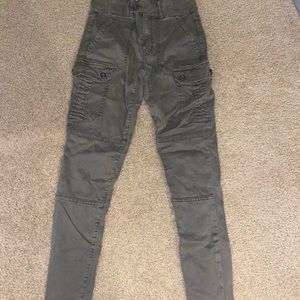 Hunter green cargo skinny jeans
